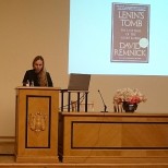 Pranešimą skaito LNB Lituanikos skyriaus vyresnioji tyrėja Valdonė Budreckaitė
